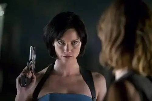 女主角带你回顾生化危机系列,看"终章"之前必须看看这个!