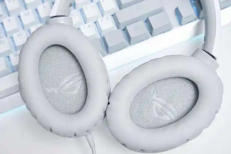 白上加白:华硕 rog 月耀白四件套