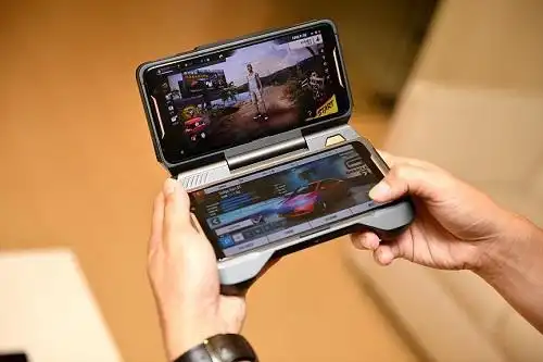 华硕rog游戏手机隔空降临 玩家感叹何时到我碗里来