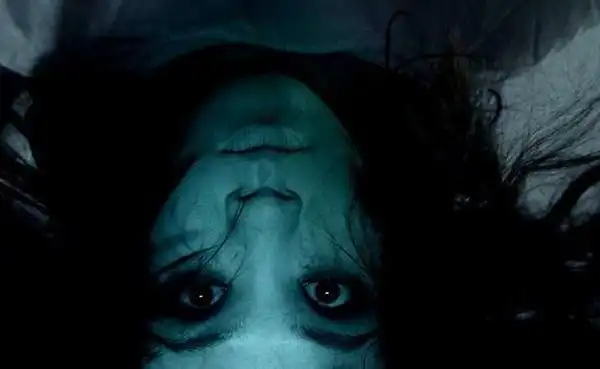 1,鬼魂:指的是普通人死后所化的鬼第一类:一般人看不见,只有虚体,没有