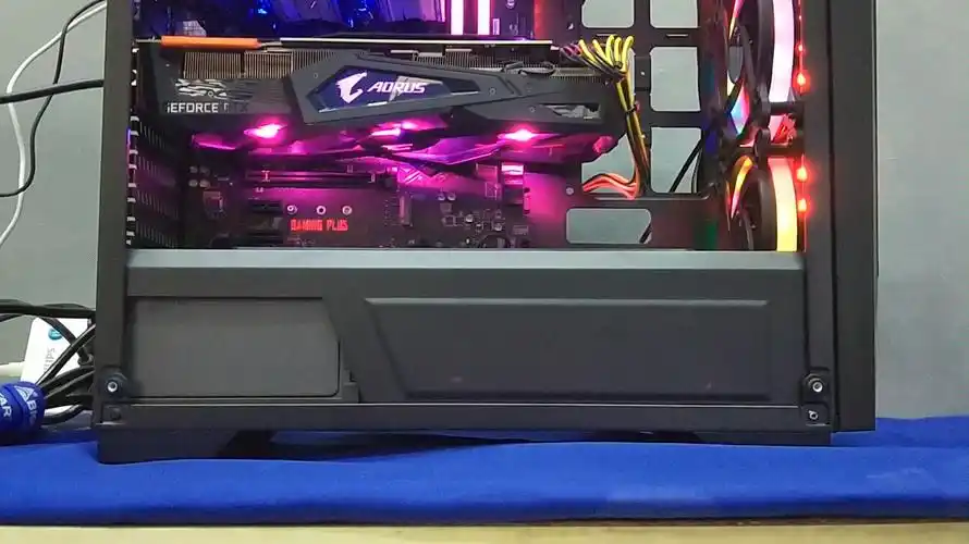 i59600k技嘉2080super超级雕一万元主机是啥样
