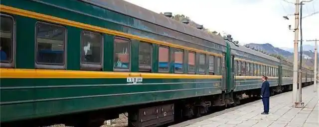 绿皮火车速度每小时多少公里?