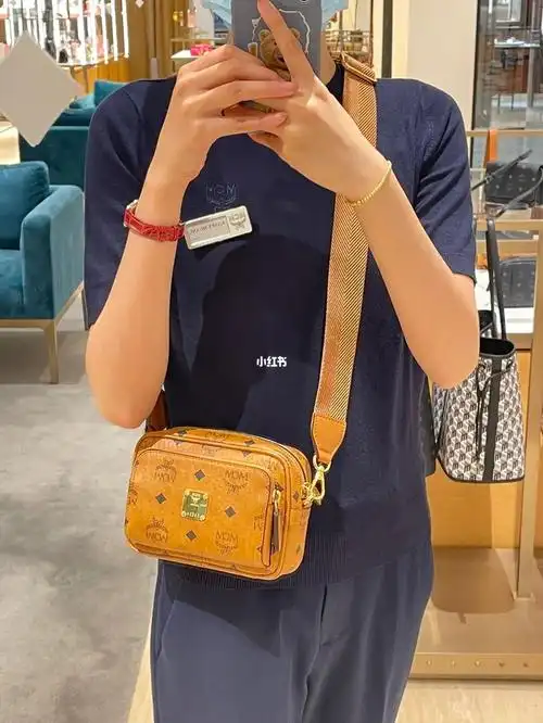mcm包包  #mcm相机包价格nice