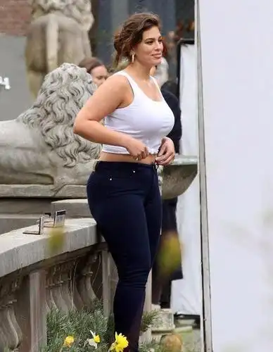 谁说胖就不能美了超模ashleygraham分分钟展示什么叫丰腴