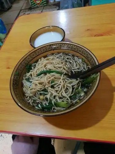 重庆小面为啥叫"二两面"?得知原因后才明白,网友:吃错多年了