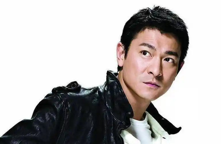 刘德华从1981年出道至今,无论在音乐,电影,电视剧方面的艺术造诣可以