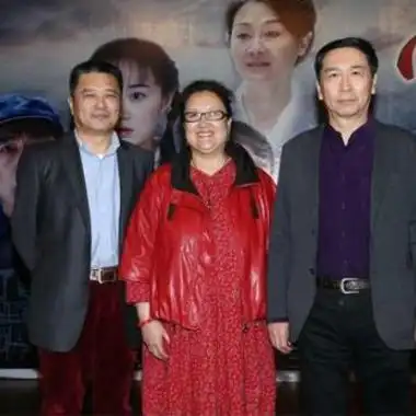 图赵玲琪的老公贾新光两人为新戏助阵