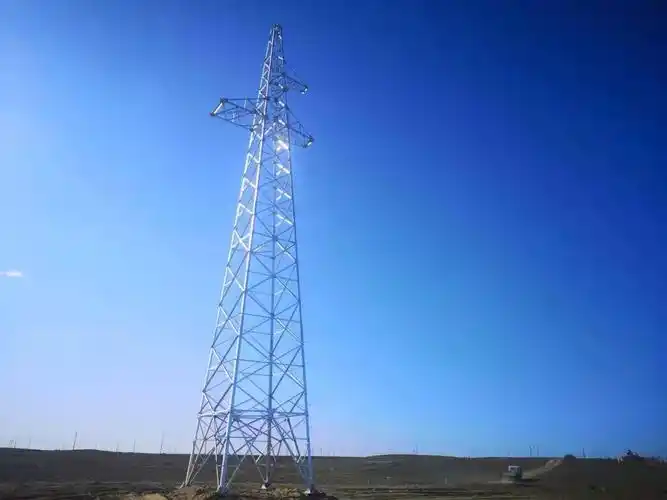 阿富准铁路电力首座铁塔组立完成
