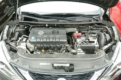 日产轩逸发动机舱