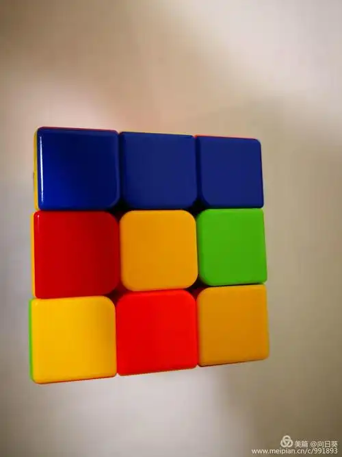 锻炼记忆力,老年不痴呆——玩魔方!