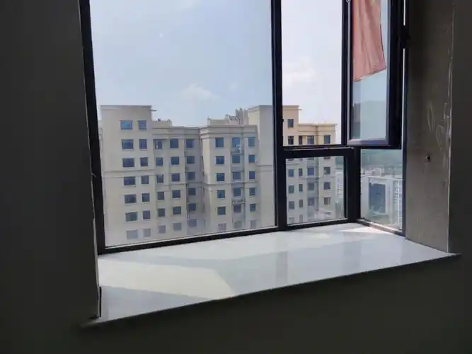 窗台石选白色没错