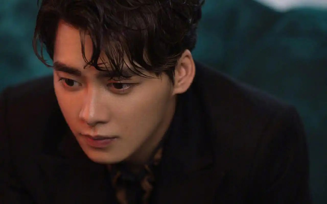 李易峰成熟魅力写真图片桌面壁纸