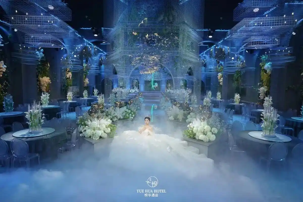 无为悦华酒店.一站式高端婚礼酒店,层高8米无柱主题宴会厅16 - 抖音
