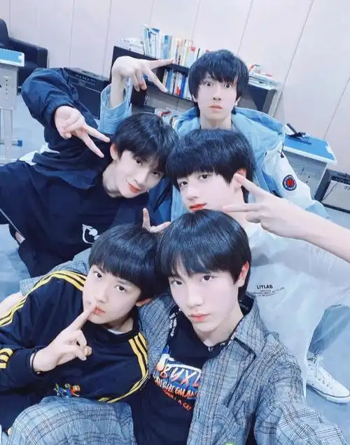 tf家族三代合照