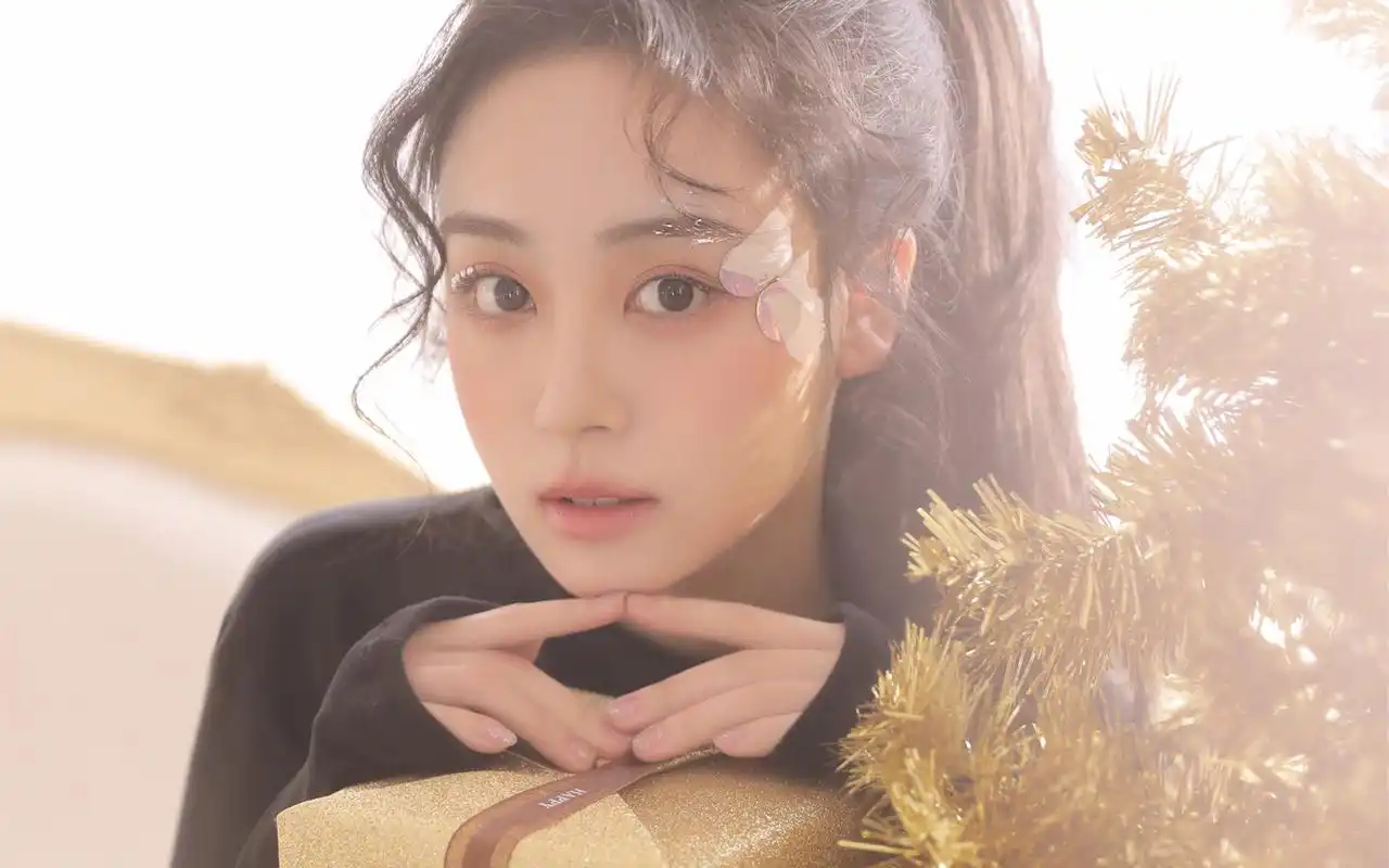 简约清爽美女圣诞写真桌面壁纸高清大图预览1920x1200_美女壁纸下载