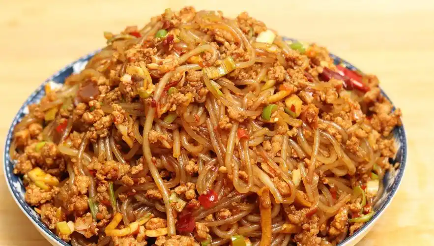 怎样炒出来的粉条不粘锅还好吃,牢记这2步,粉条不坨不粘还入味