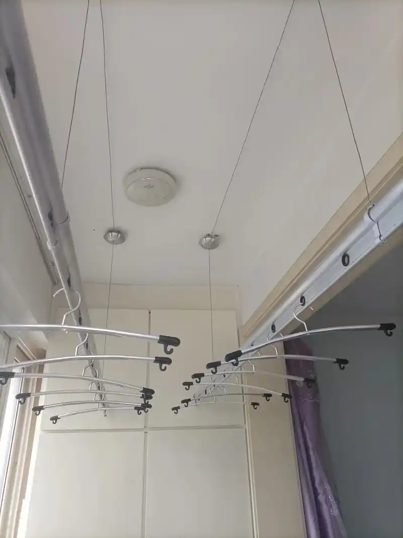 经开区远大理想城小区～手动晾衣架安装73.2.4米双杆 12个 - 抖音