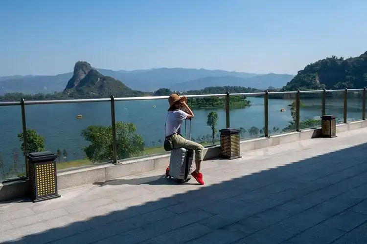 旅行女人图片_旅行女人图片大全_旅行女人图片下载