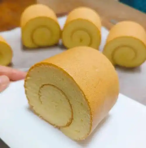 戚风蛋糕卷制作全攻略:甜蜜旋风来袭!