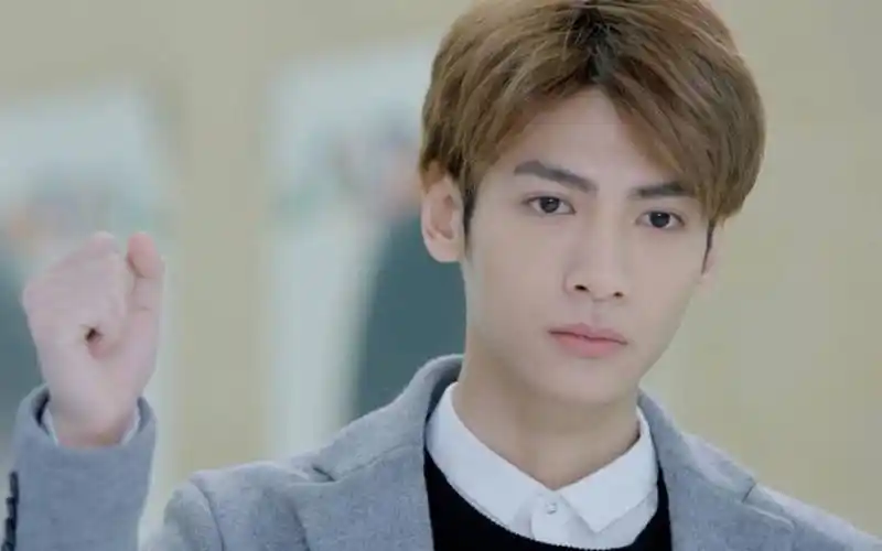 【儿科医生】罗云熙 爱上你申赫医生_哔哩哔哩_bilibili