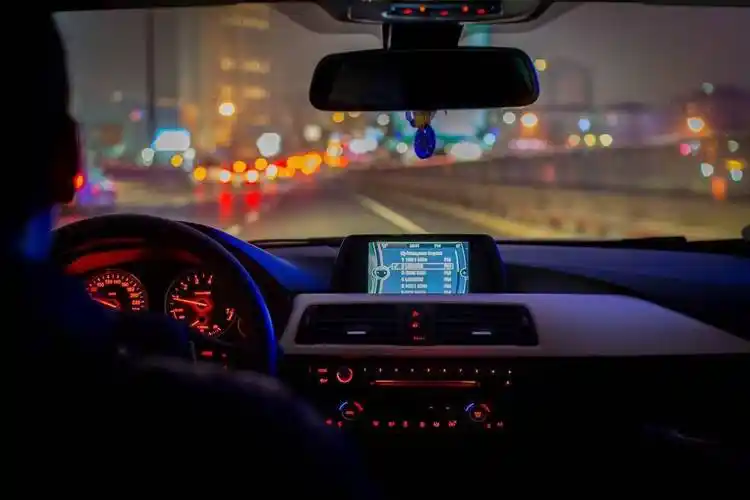 晚上开车有什么注意事项送你夜间开车秘籍别等出了事再后悔