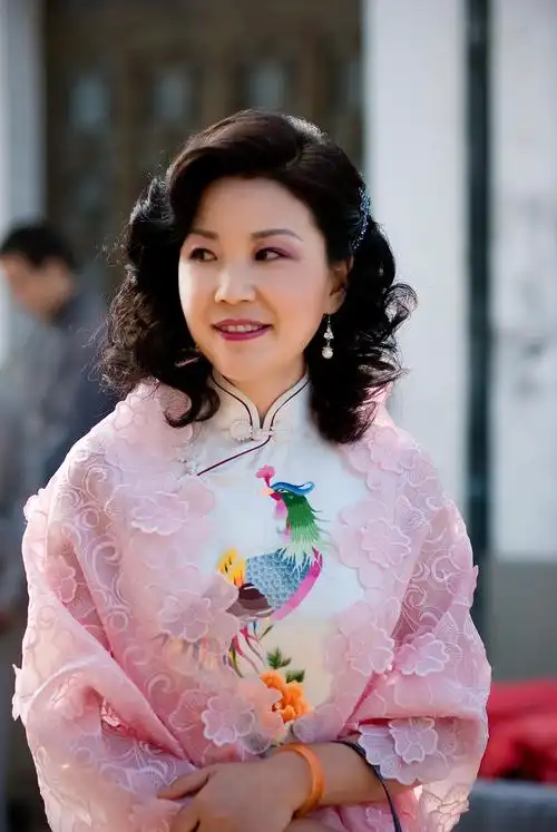 枪下玫瑰冷月,冷月扮演者,冷月谁演的-钉瓣影视