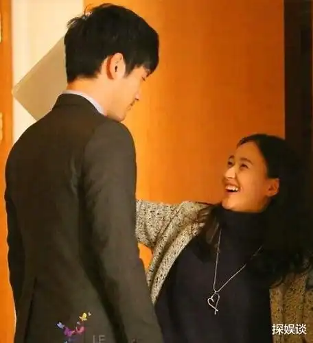 焦俊艳再度和张若昀搭戏,动作完全变了,网友:godfrey不想看到