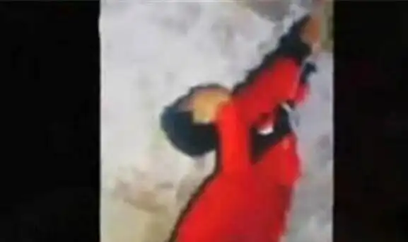 2009年重庆红衣男孩事件疑点重重揭秘重庆红衣男孩死亡真相