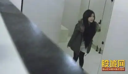 美罗城女厕所遭偷拍事件:女厕所遭偷拍如厕一目了然