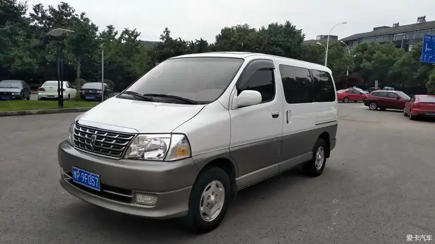 05年丰田阁瑞斯3rz发动机自动挡8座