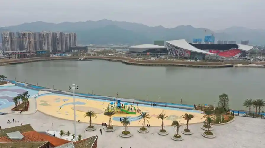 肇庆新区长利湖沙滩公园年味爆表!