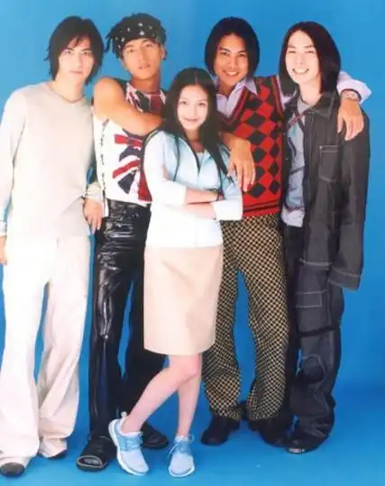 我很讨厌随着舆论场的发酵,一些关于大s的历史和记忆被篡改,仿佛她并