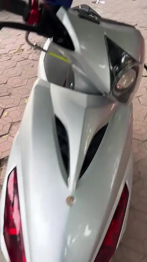 雅马哈鬼火改装2v56水冷.带章鱼白铁上饶排气管.透镜.外观漂亮.动力好