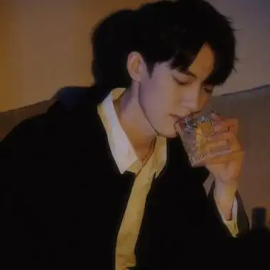 导语:下面由美头网小编为您收集整理的一组潮男必备的很炫酷男生头像