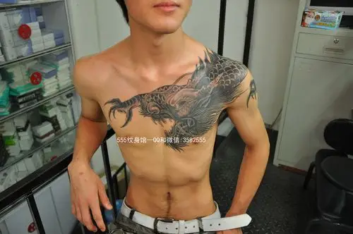 披肩龙过肩遮盖旧纹身全过程图集