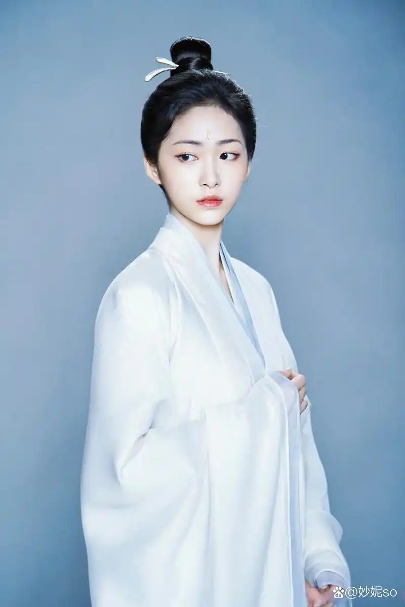 古装美女:杨肸子