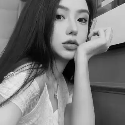 女生头像高级小众高冷黑白