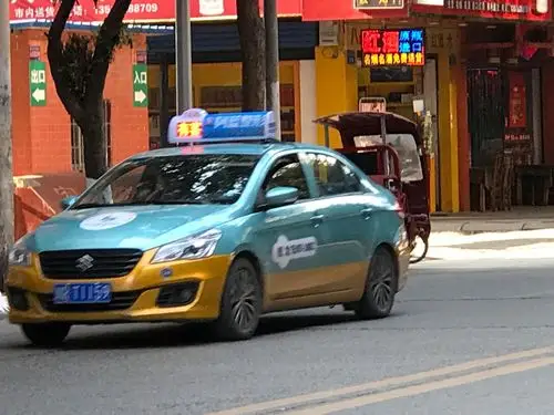 69 大话四川论坛 69 南充论坛 69 南充出租车新顶灯白天都很