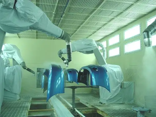 轿车塑料保险杠的涂装线设计轿车保险杠是轿车重要的外部装饰件,随着