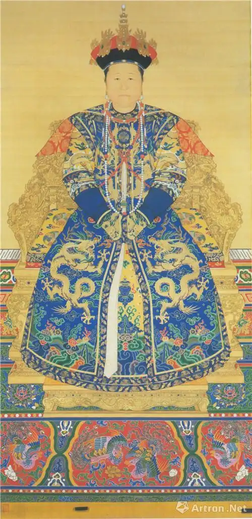 图五 清康熙 孝庄皇太后朝服像