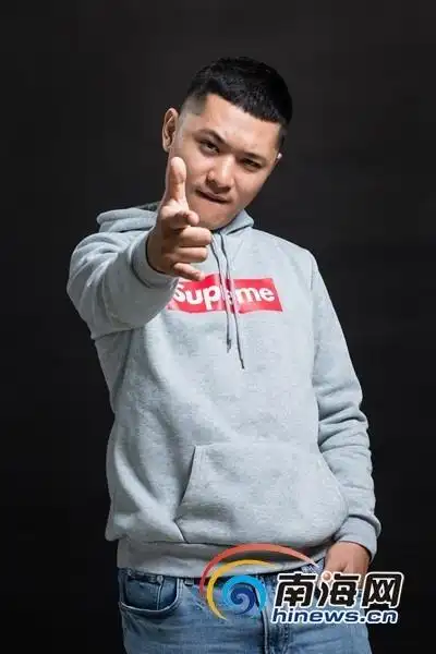 "海南假音王子"赵小熙首支个人单曲上线走路时获得创作灵感