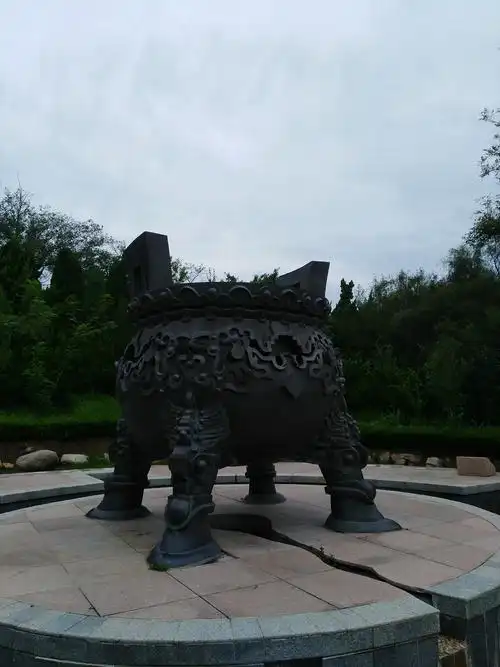 齐王鼎:铸鼎称王是古代王者威严的象征.