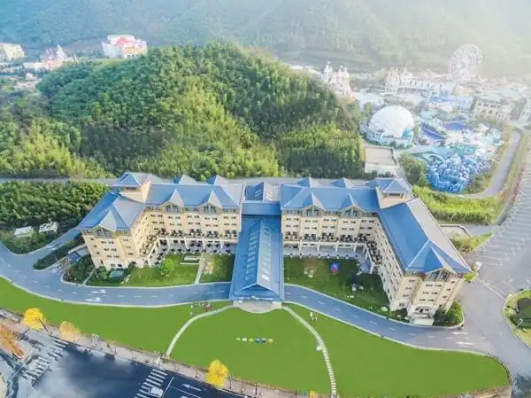 城堡外观含价值420元hellokitty乐园门票浙江安吉银润小镇酒店卡通大