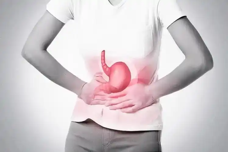 胃胀痛怎么办 简单有效的方法(胃胀气别忍着)-第1张图片-趣盘玩