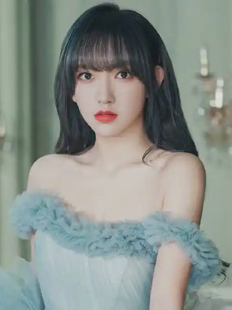 程潇比杨幂都不逊色啊,前几年穿这么大胆早红了