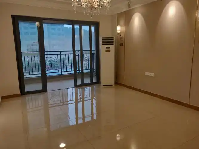 恒大山水龙盘样板间