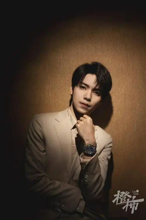 浪琴表优雅形象大使彭于晏浪琴表品牌好友罗一舟绅士演绎先行者系列