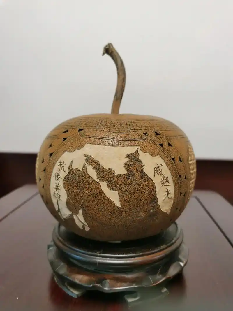 非遗葫芦雕刻作品《戚继光》#民间艺术传承 #传统文化 #葫芦 - 抖音