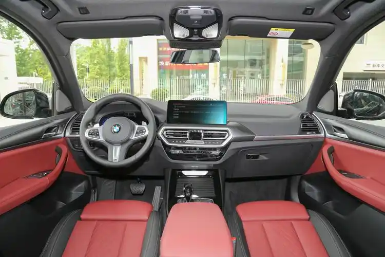 2022款 宝马x3 改款 xdrive30i 尊享型m曜夜套装内饰