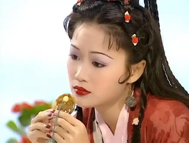 梁小冰不愧是古装皇后,她年轻时候的这几个古装角色好美啊!